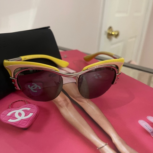 Prada Wayfarer Tinted Sunglasses - Picture 4 of 6